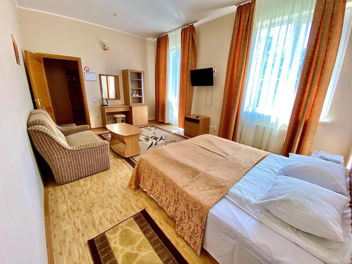 Hotel Orion Morșîn Exterior foto